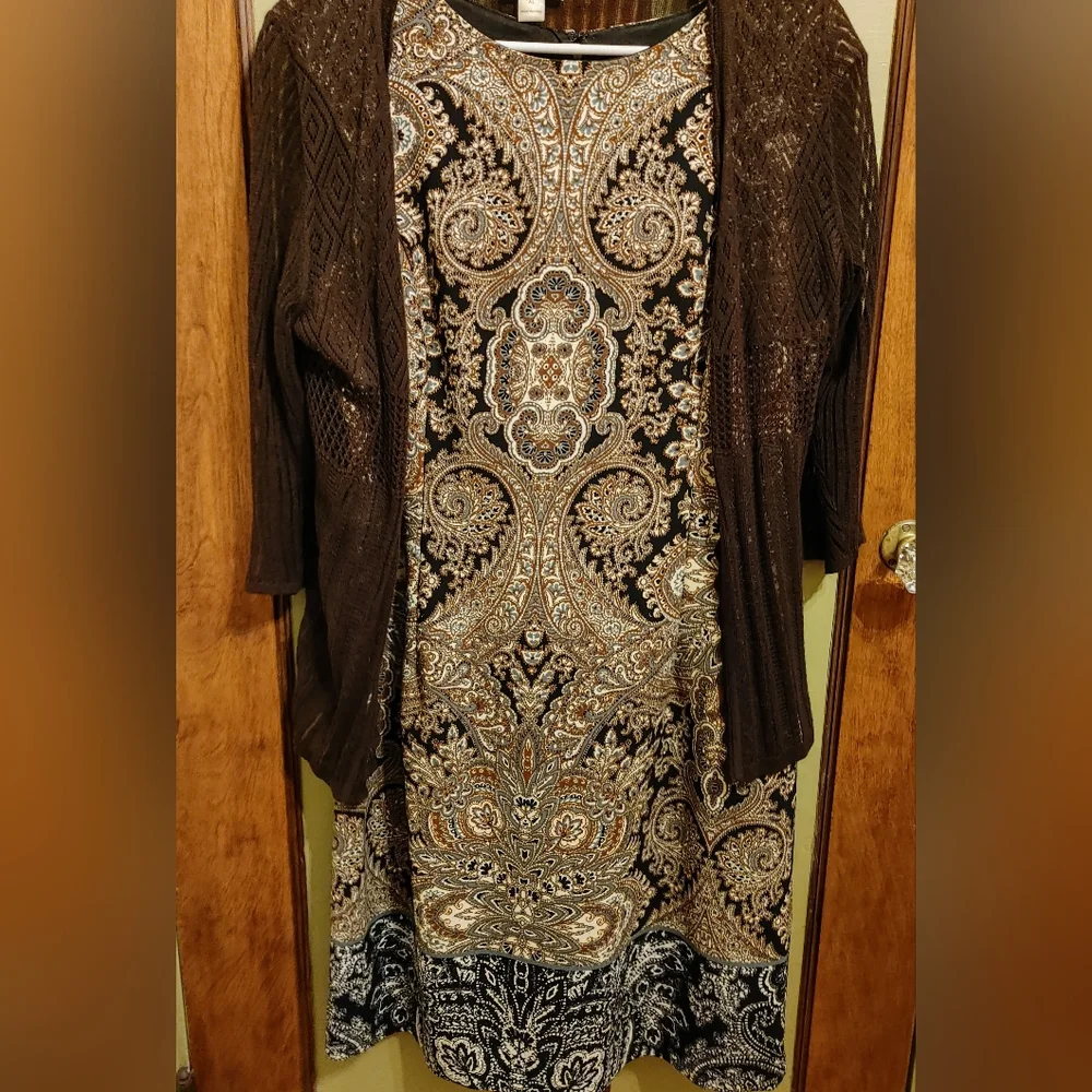 Elegant & Versatile, Dress Barn: Paisley Print Sleeveless Dress – Size 16 - Picture 3 of 7